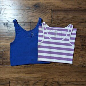 2 Gap tank tops ribbed scoop neck size small